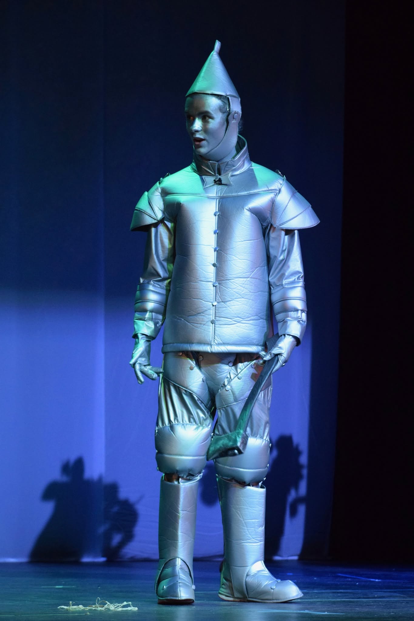 Student performing as the Tin Man in Hawbridge’s production of The Wizard of Oz.
